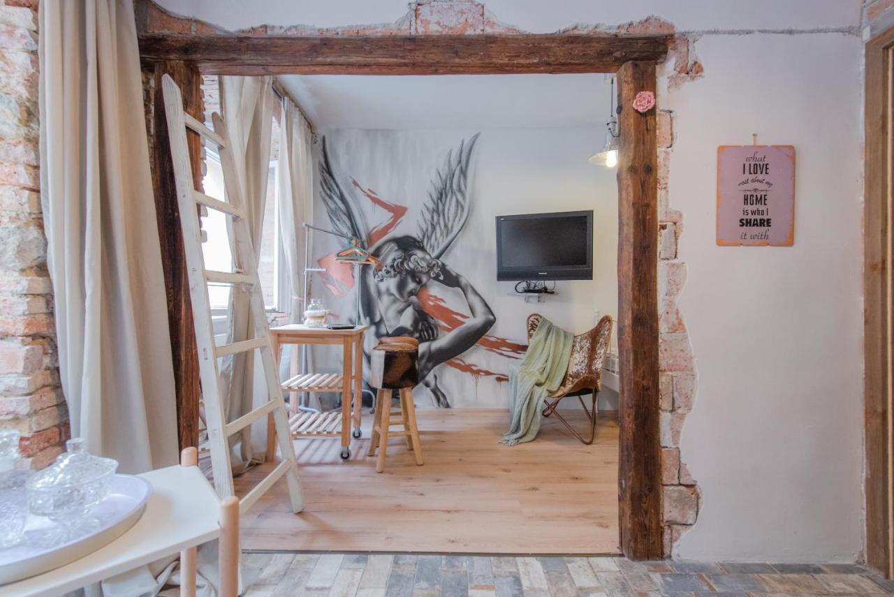 Accommodation At The Zeus Apartment Bratislava Bagian luar foto